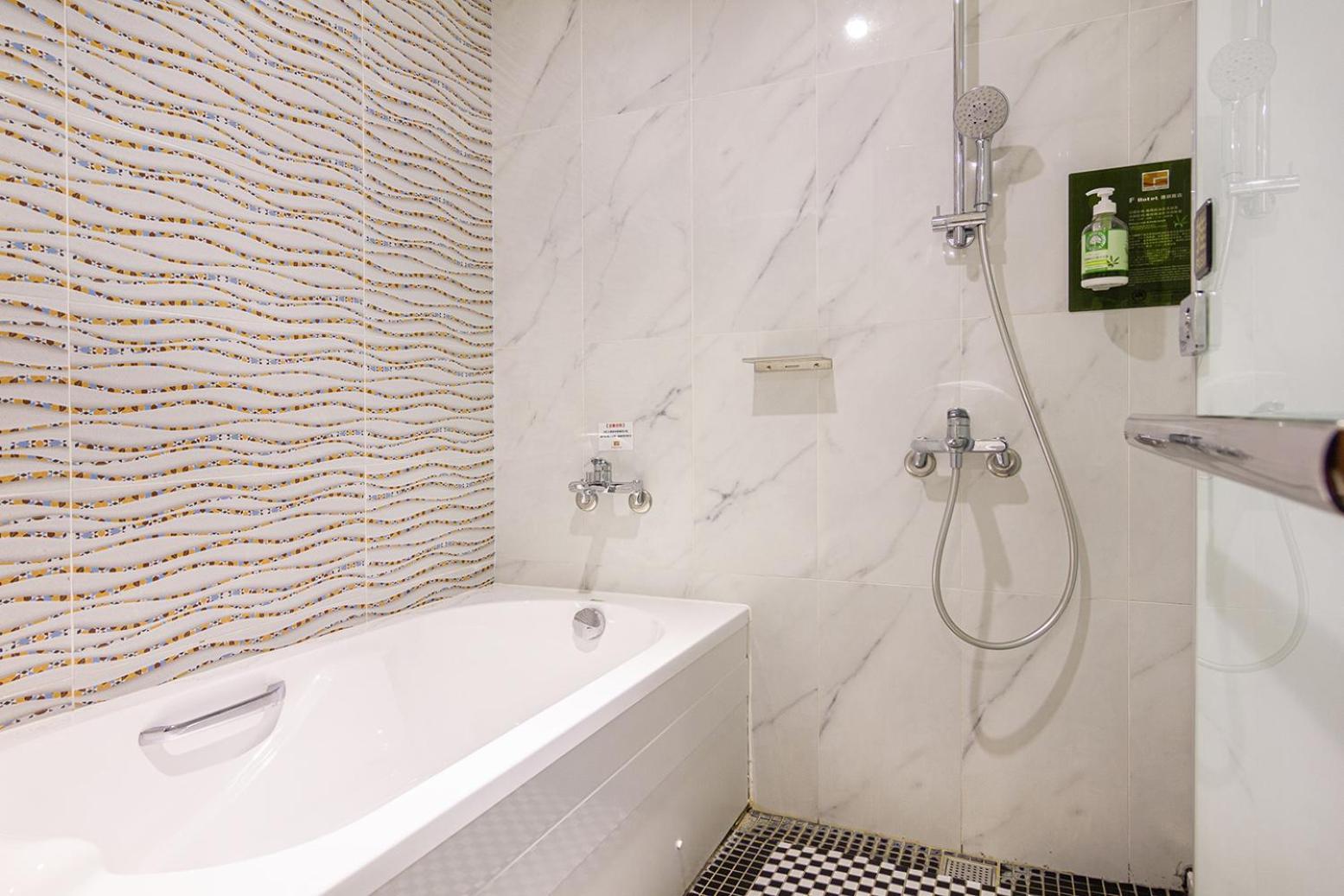 Check Inn New Taipei Luzhou Bagian luar foto