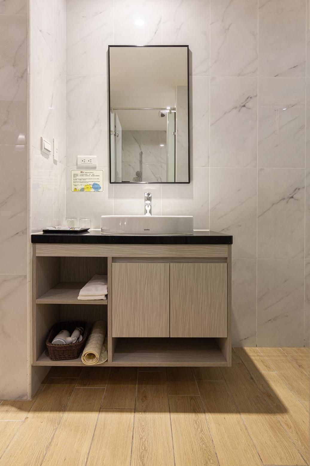 Check Inn New Taipei Luzhou Bagian luar foto