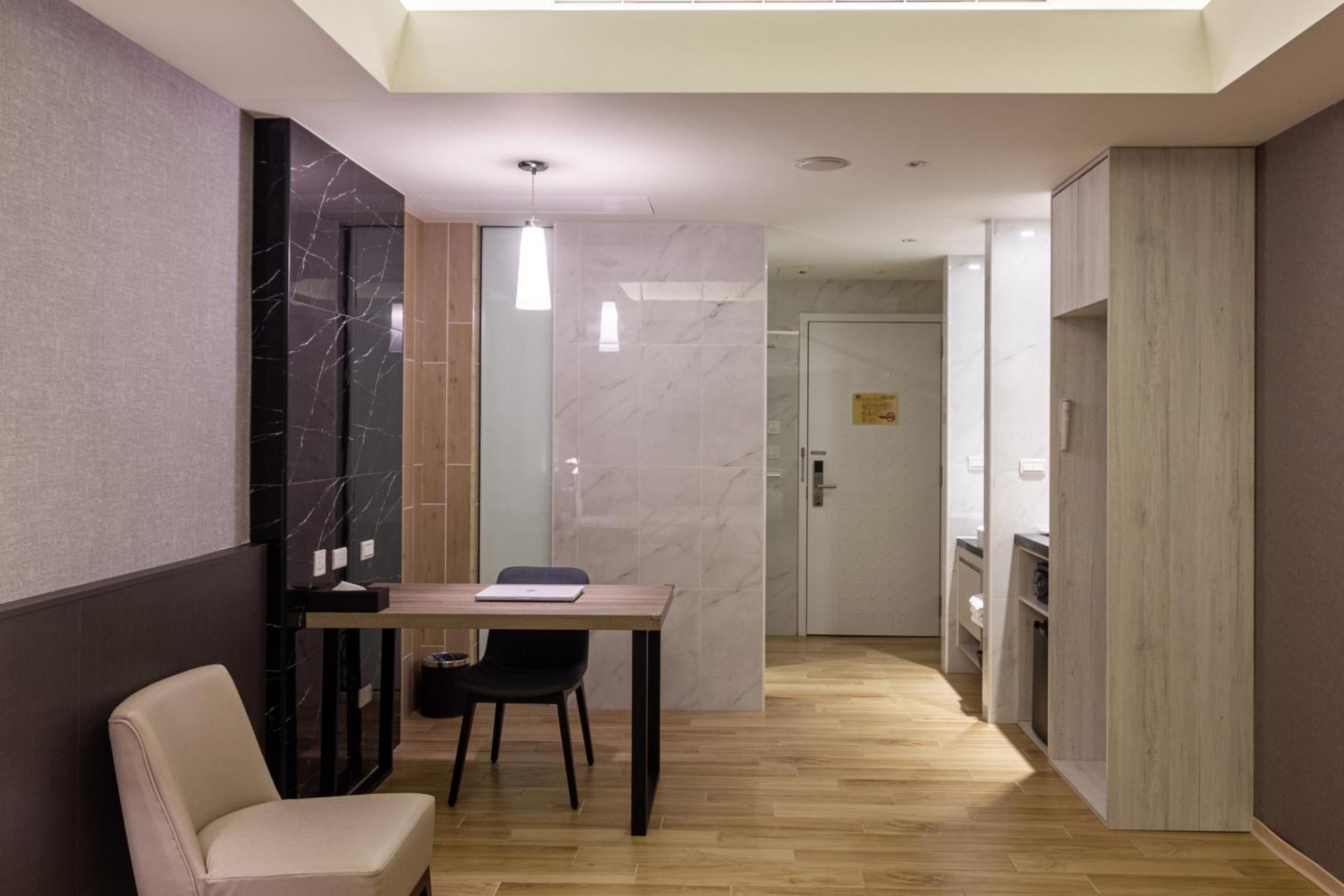 Check Inn New Taipei Luzhou Bagian luar foto