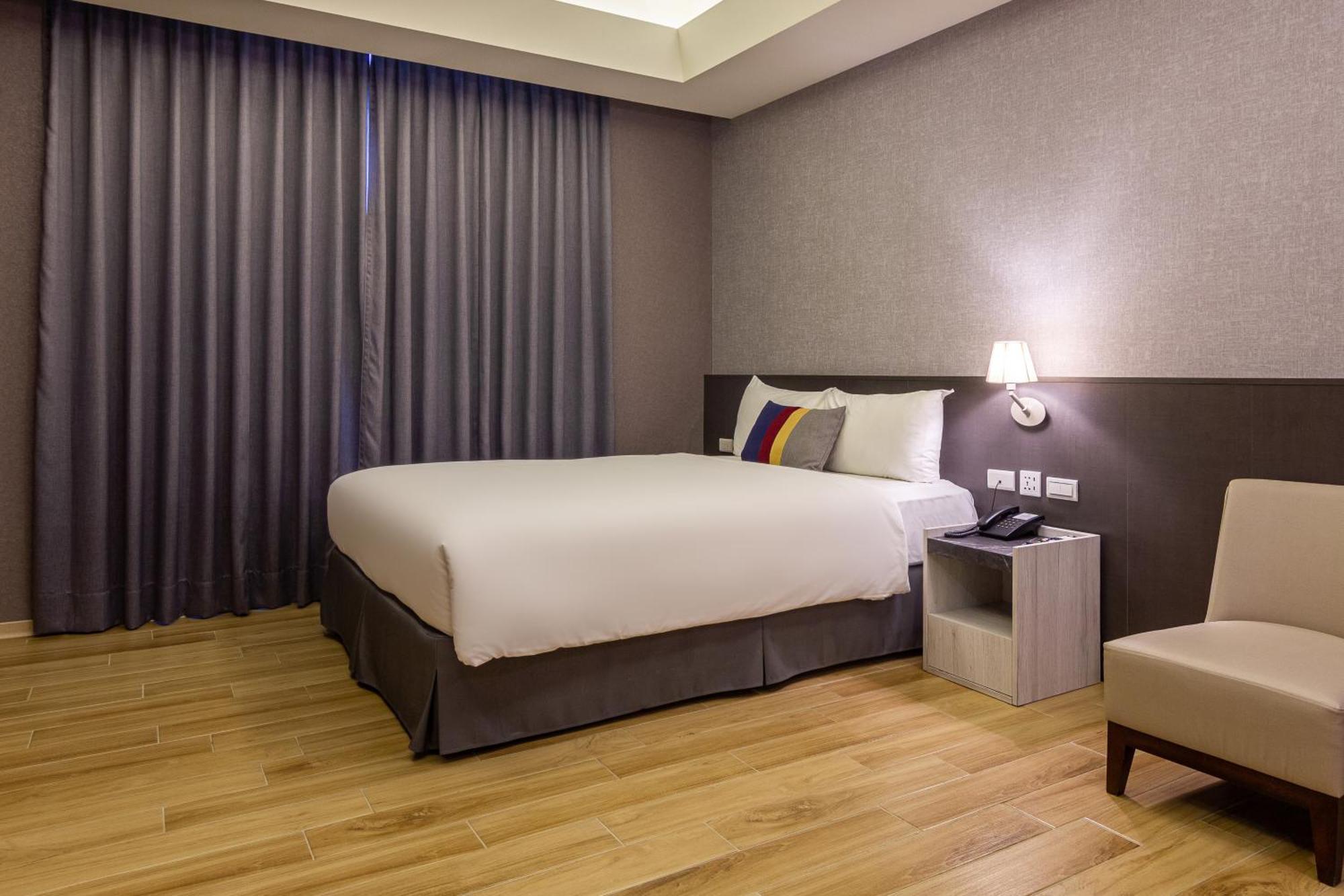 Check Inn New Taipei Luzhou Bagian luar foto