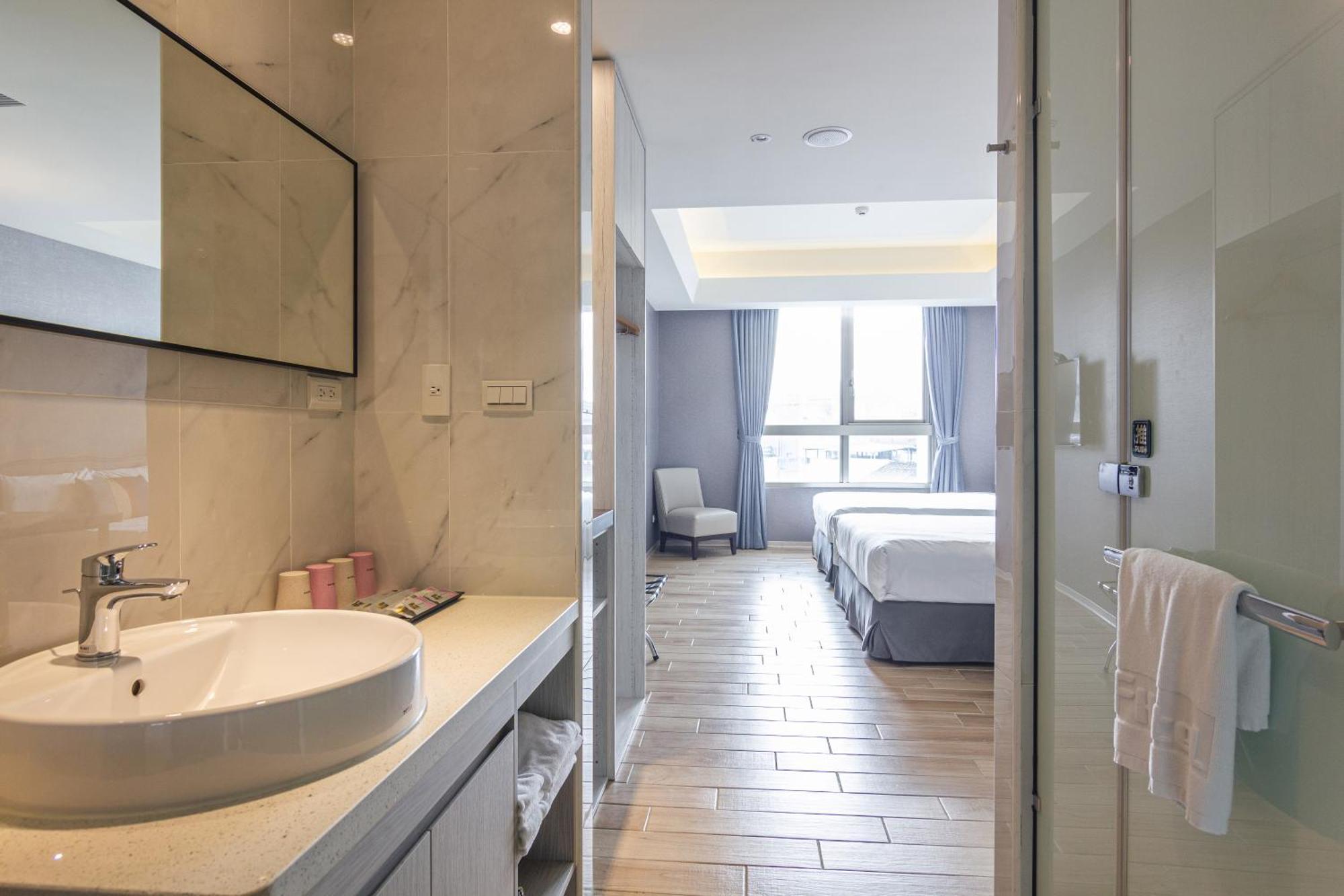 Check Inn New Taipei Luzhou Bagian luar foto
